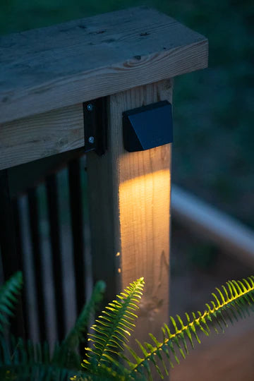 MINI WEDGE DARK ‒ 2.4'' Small Black LED Deck Post Light