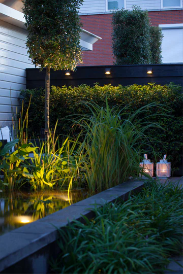 WEDGE ‒ 3.9" Silver LED Deck Post Light