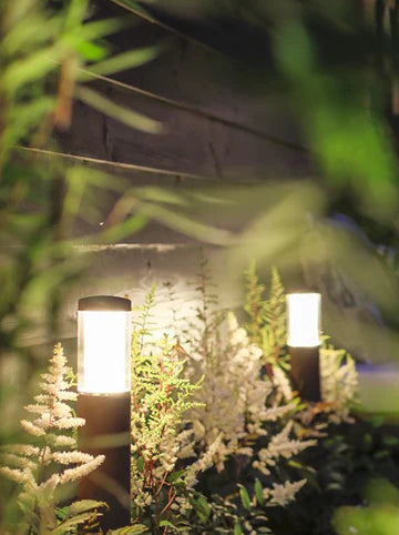 LIV LOW CORTEN‒ 14'' Pathway Lighting Bollard