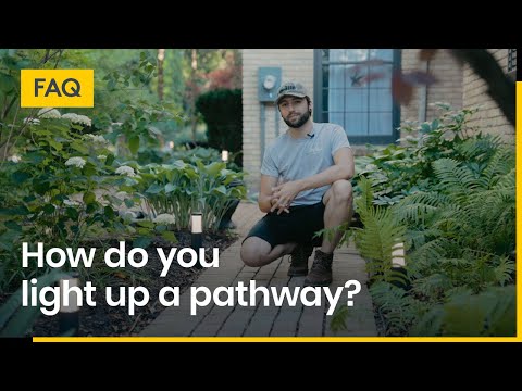 LIV LOW ‒ 14'' Pathway Lighting Bollard