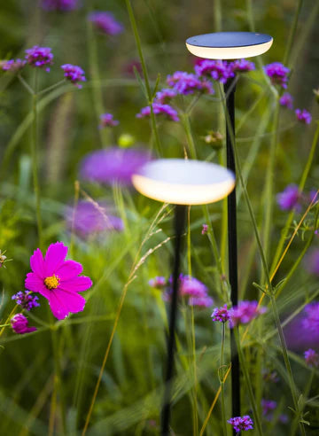 SWAY BLACK ‒ 39" Tall LED Garden Light