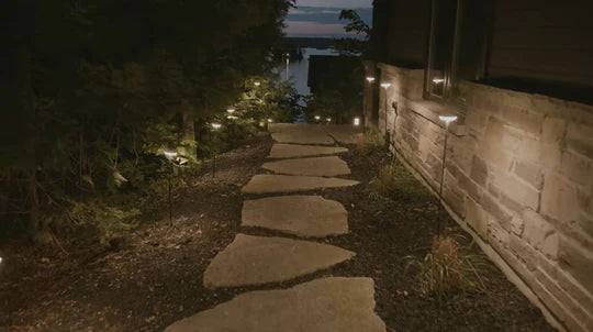 SWAY ‒ 39" Tall LED Garden Light