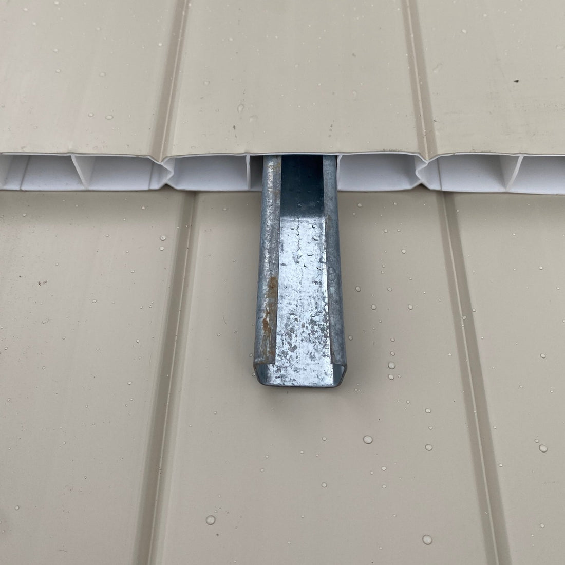 60in. Galvanized U shape Steel Panel Stiffener For T&G and Pickets